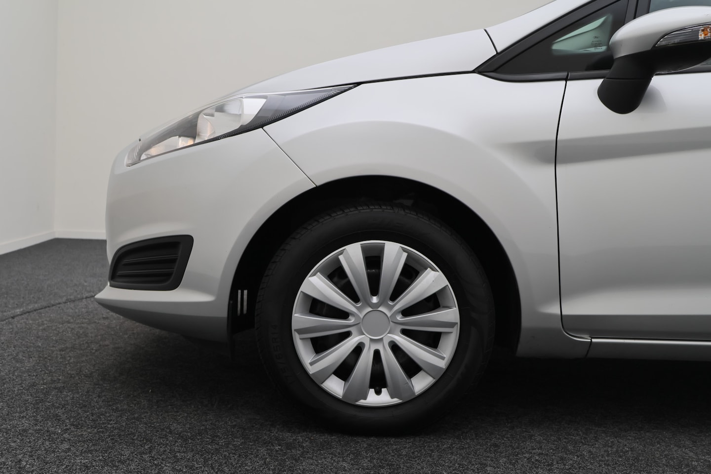 Ford Fiesta - 1.25 1.25 5-Deurs, Airco, Stoelverwarming, Elektrisch Pakket, Radio - AutoWereld.nl