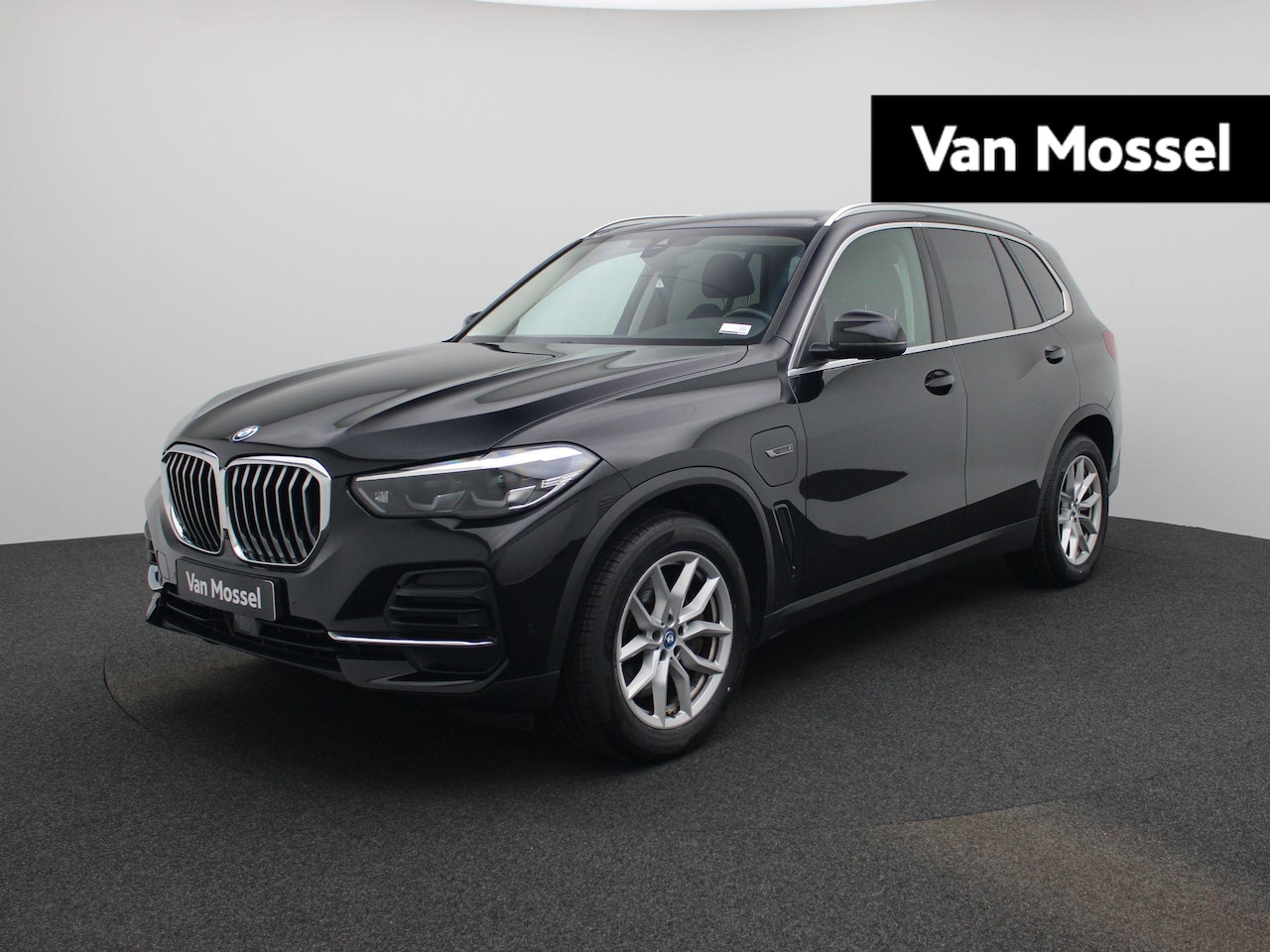 BMW X5 - xDrive45e High Executive | Automaat | LMV | Leder | Trekhaak | Sfeer verlichting | Luchtve - AutoWereld.nl