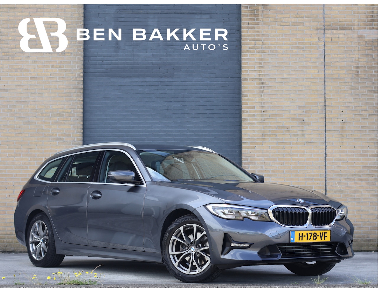 BMW 3-serie Touring - 320i Sportline Keyless | Camera | Carplay | M Sport stuurwiel | Sfeerverlichting - AutoWereld.nl