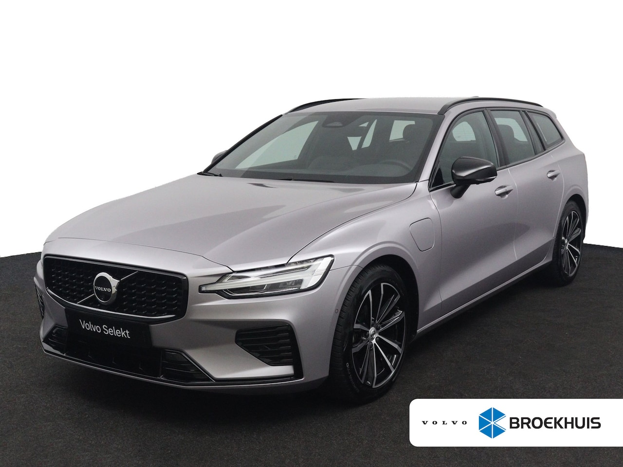 Volvo V60 - T6 Plug-in hybrid AWD Plus Dark | Harman/Kardon | Sportstoelen | Trekhaak | Elektrische St - AutoWereld.nl