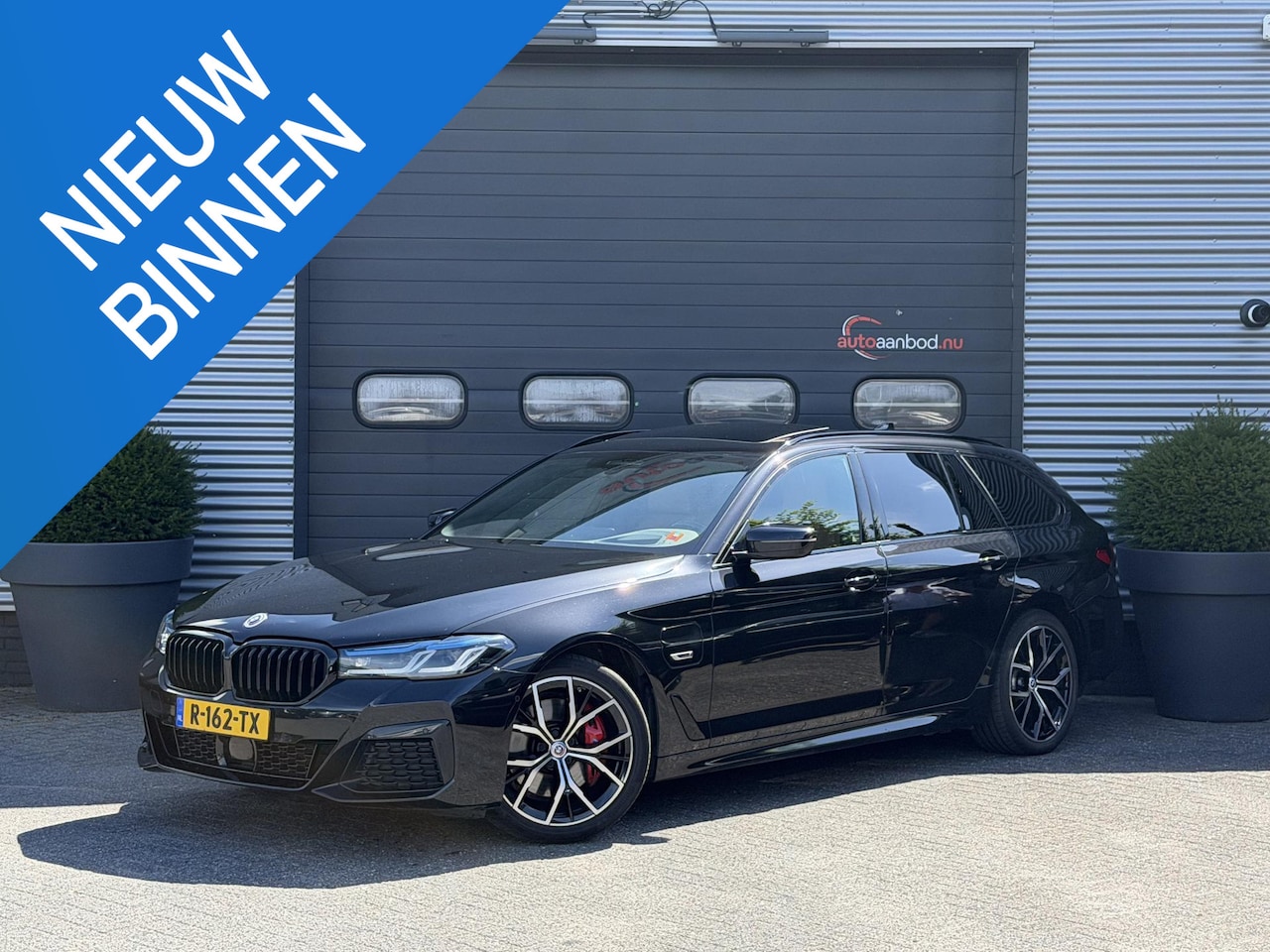BMW 5-serie Touring - 530e M-Sport | Panoramadak | Camera | Head-Up Display | Elektrische Trekhaak | Elektrische - AutoWereld.nl