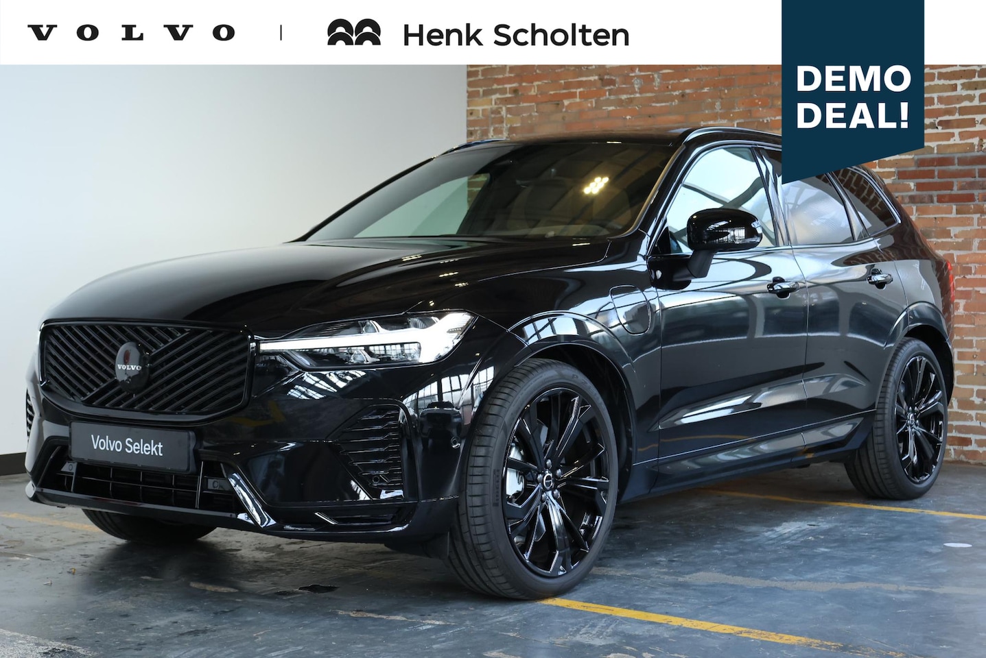 Volvo XC60 - T6 Automaat Plug-in hybrid AWD Plus Black Edition | Luchtvering | Head-Up Display | Schuif - AutoWereld.nl