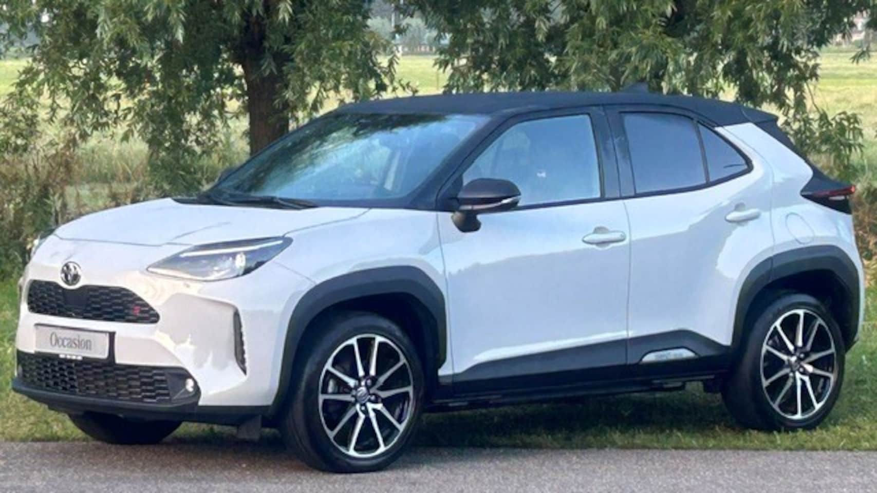 Toyota Yaris Cross - 1.5 Hybrid GR Sport NAVIGATIE, APPLE CARPLAY, DAB, JBL SOUND, STOELVERWARMING, HEAD-UP DIS - AutoWereld.nl