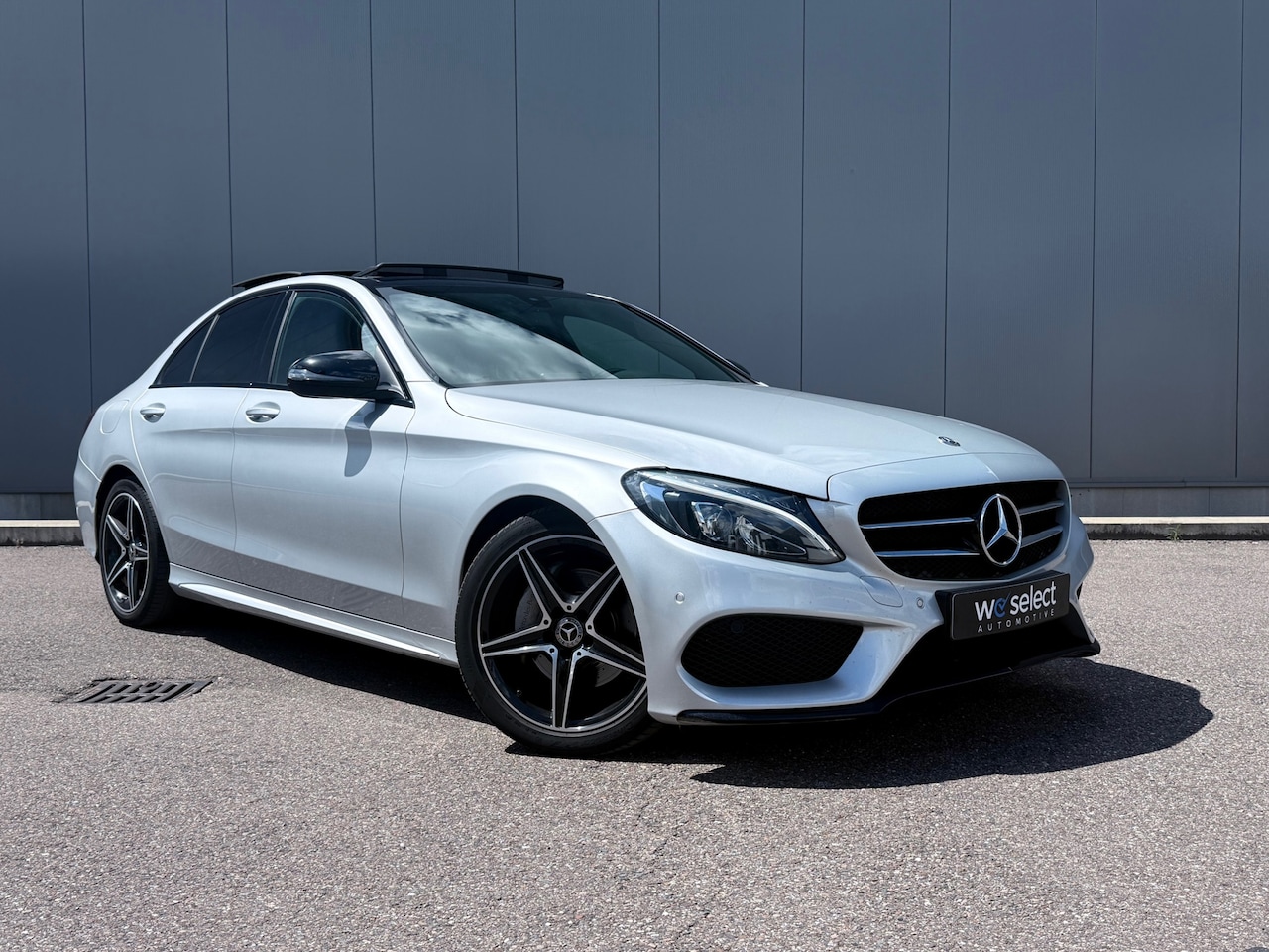 Mercedes-Benz C-klasse - 180 AMG Night Pakket l Pano l Keyles l Camera l Led l Stoelverwarming l Ambient - AutoWereld.nl