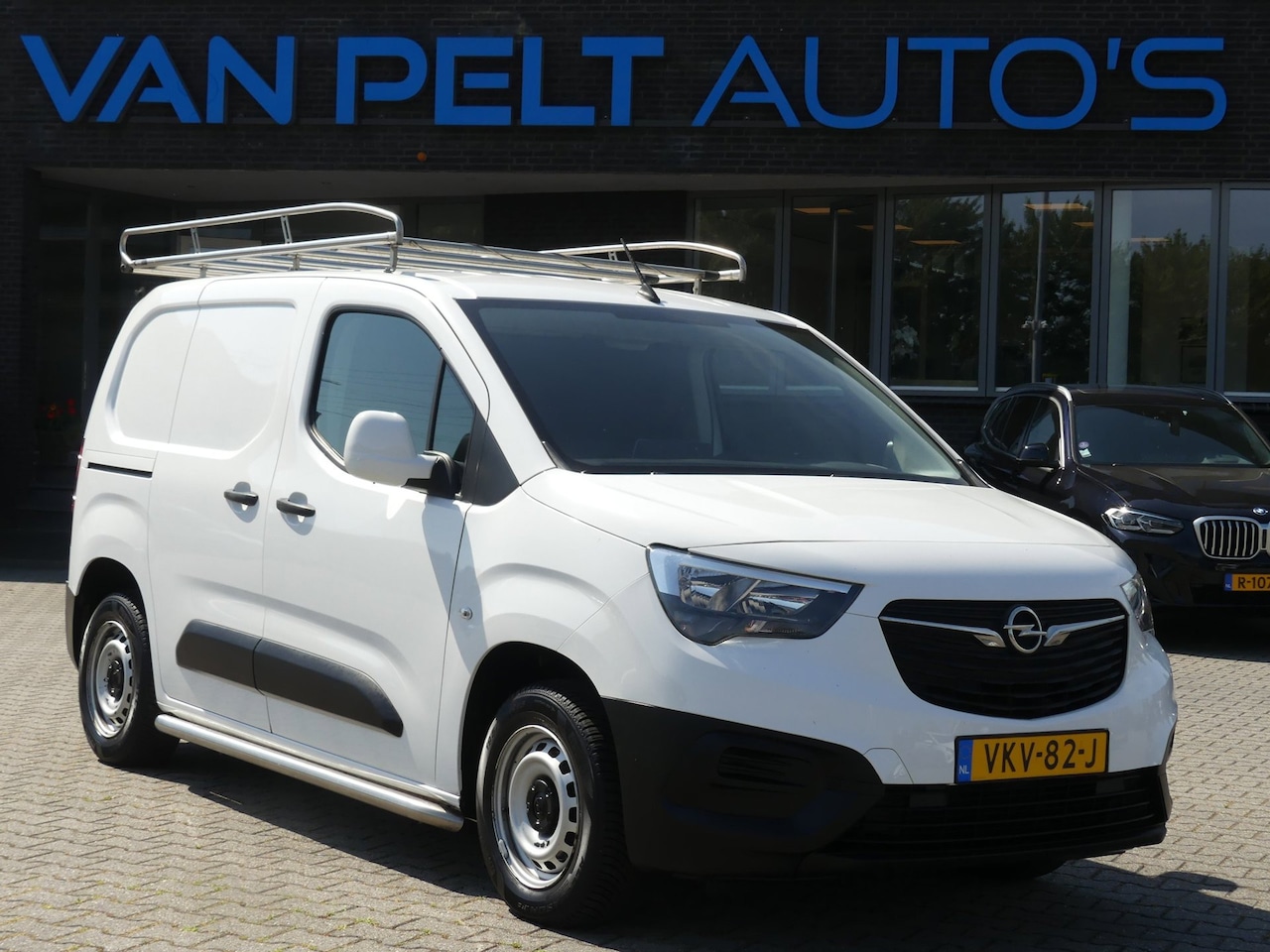 Opel Combo - 1.5D 100PK L1 Edition / Carplay / Cruise / DAB+ - AutoWereld.nl