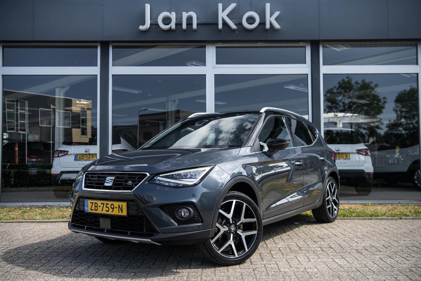 SEAT Arona - 1.0 TSi 115pk DSG-7 FR Business Intense | Afn. Trekhaak | Camera | Navigatie - AutoWereld.nl