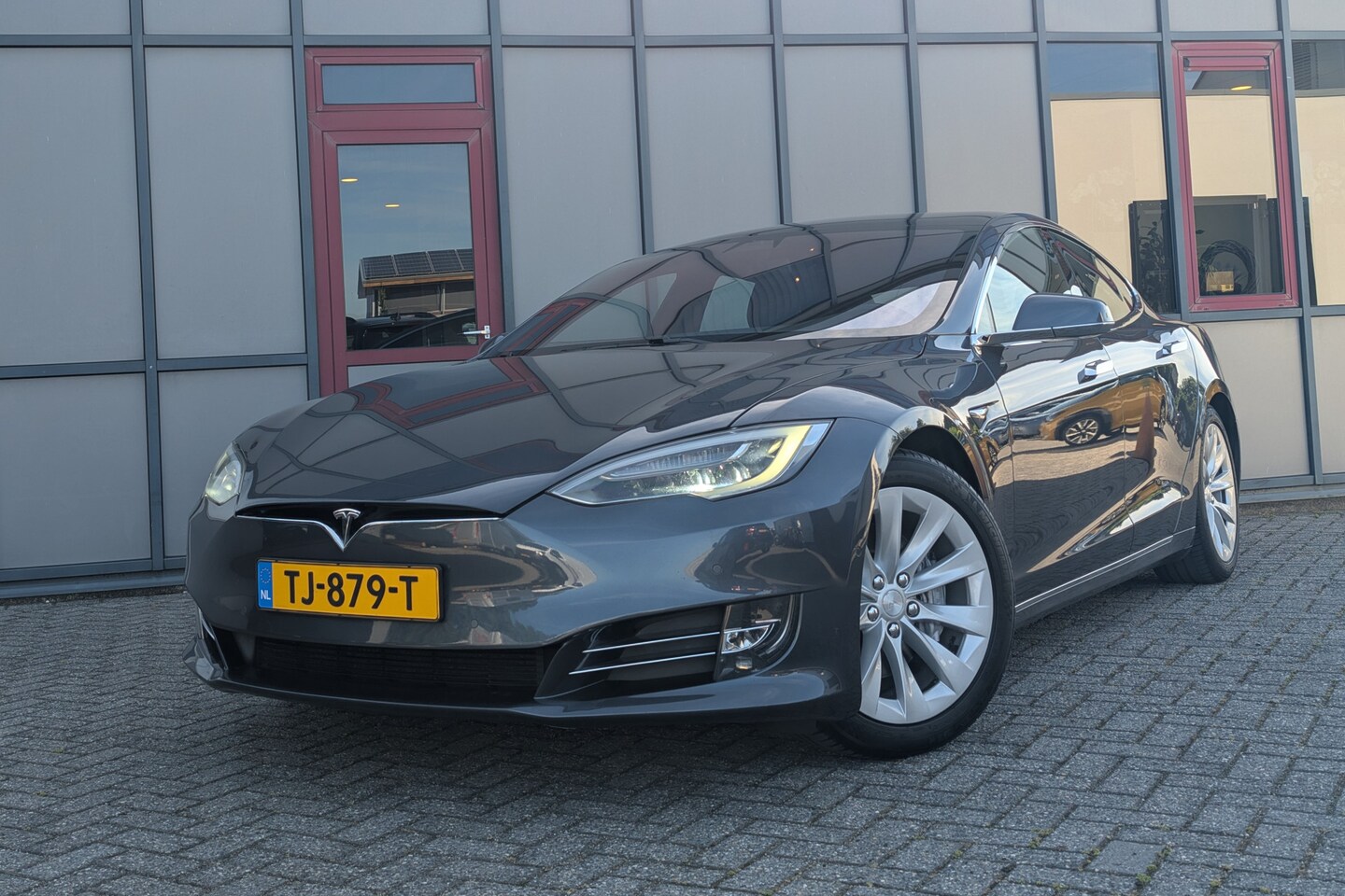 Tesla Model S - 75D Base SOH 87% Luchtvering Leer - AutoWereld.nl