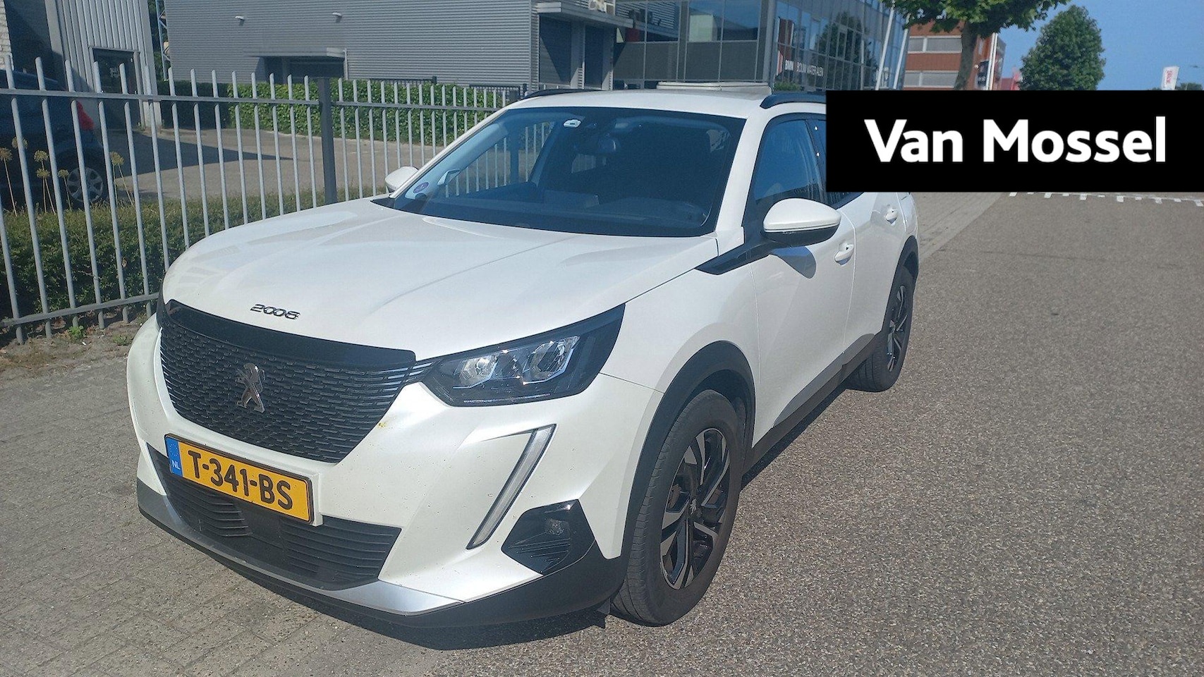 Peugeot 2008 - PureTech 130 Allure Pack l Automaat l Trekhaak l Camera - AutoWereld.nl