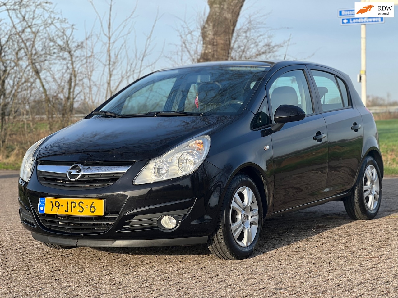 Opel Corsa - 1.4-16V Enjoy 1.4-16V Enjoy - AutoWereld.nl