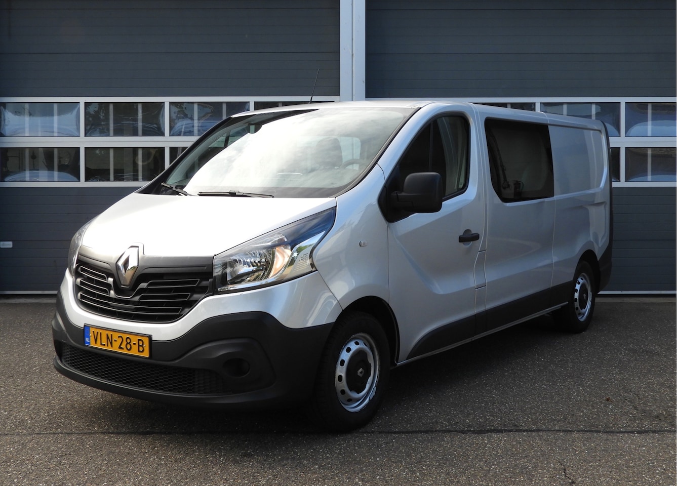 Renault Trafic - 1.6 dCi T29 L2H1 DC Comfort | TREKHAAK | NAVI | CRUISE | AIRCO - AutoWereld.nl