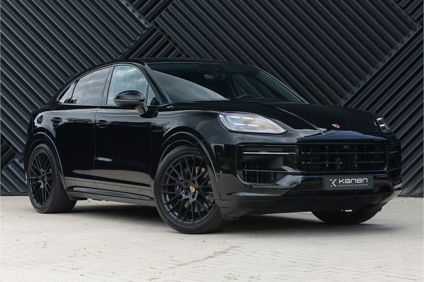 Porsche Cayenne Coupé - 3.0 E-Hybrid Sport Design ACC Pano GTS Stoel 360 Stoelvent. Softclose Matrix Ambient Memor - AutoWereld.nl