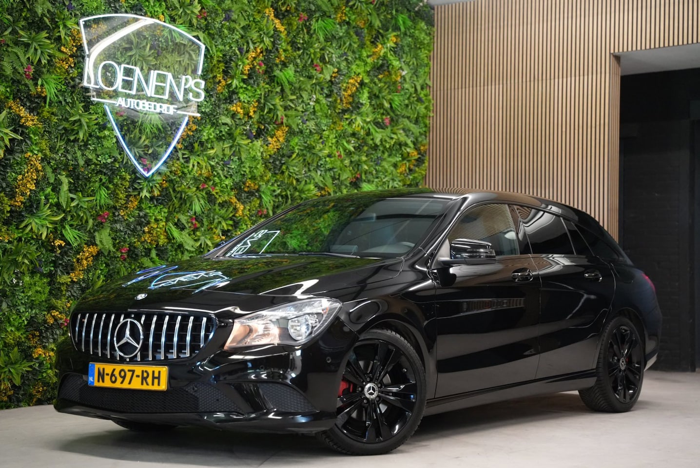 Mercedes-Benz CLA-klasse Shooting Brake - 180 Automaat / Camera / Cruise / Navi - AutoWereld.nl