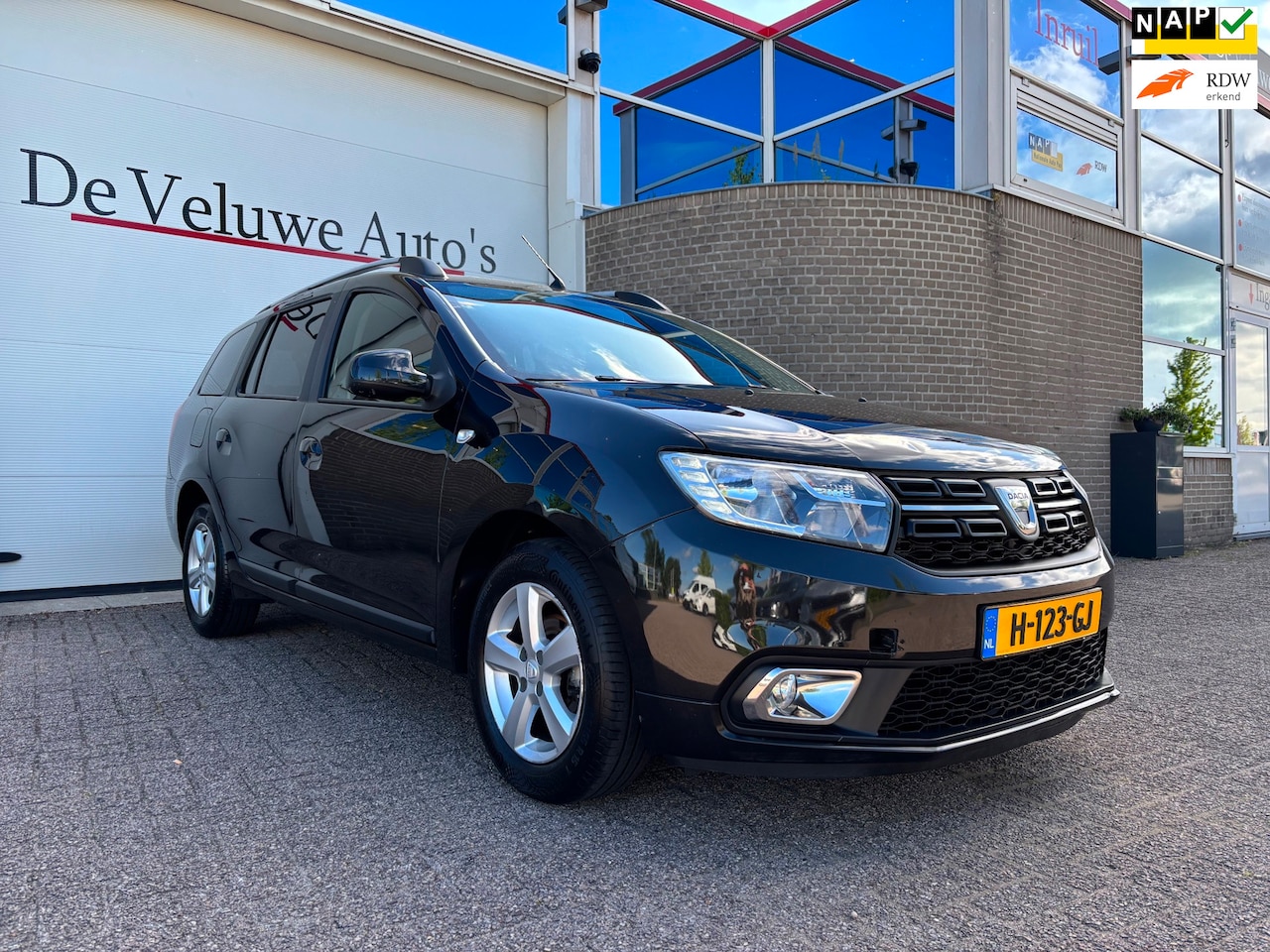 Dacia Logan MCV - 0.9 TCe Laureate|Camera|Navi|Carplay|Cruise - AutoWereld.nl