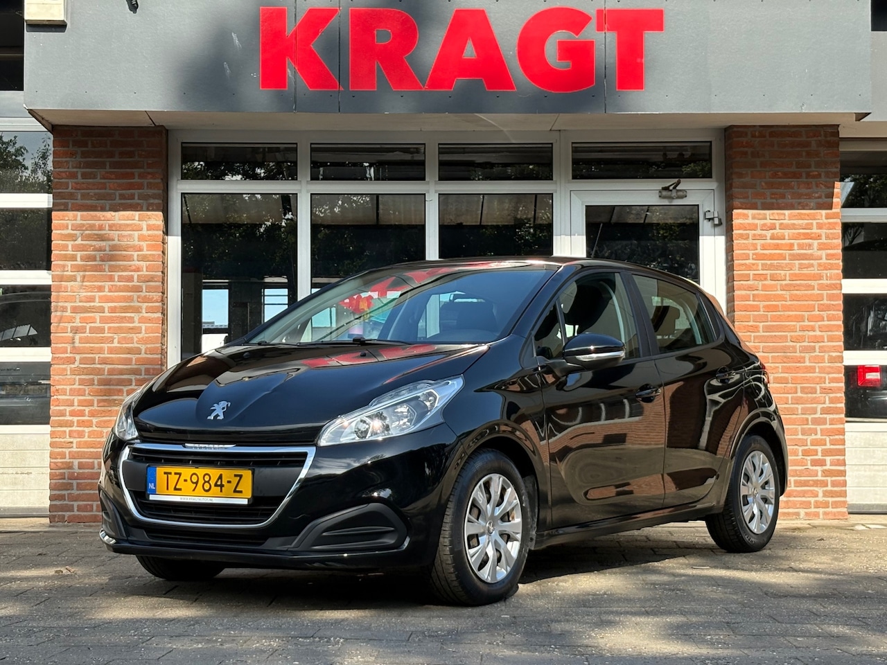 Peugeot 208 - Active 1.2 82 pk - Riem vervangen - Airco - Navigatie - AutoWereld.nl
