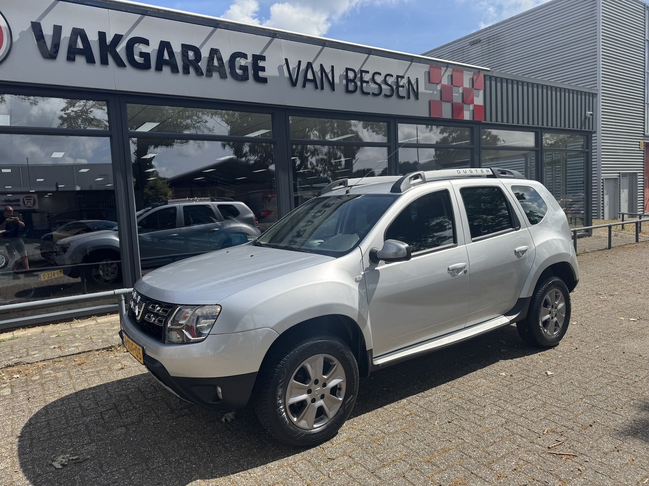 Dacia Duster - 1.2 TCe 4x2 Prestige CRUISE-AIRCO-TREKHAAK - AutoWereld.nl