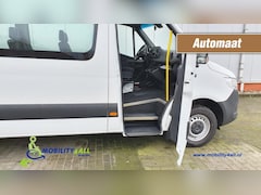 Mercedes-Benz Sprinter - FIT5 vloer: 8 klapstoelen, 4 rolstoelplekken