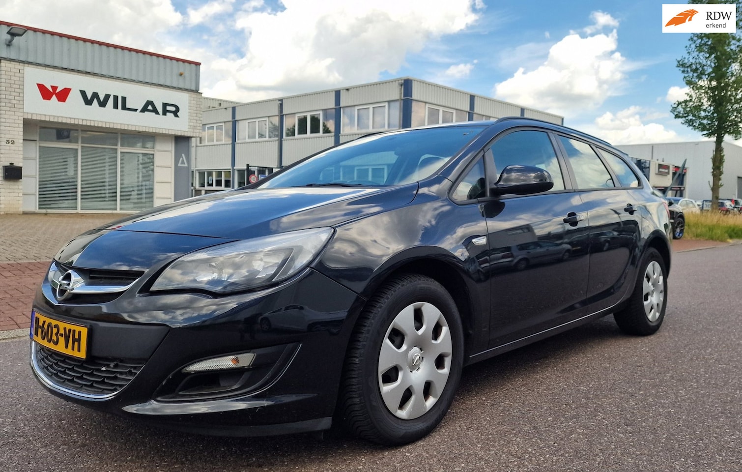 Opel Astra Sports Tourer - 1.3 CDTi S/S Cosmo NAVI 2 X SLEUTELS BOEKJES - AutoWereld.nl