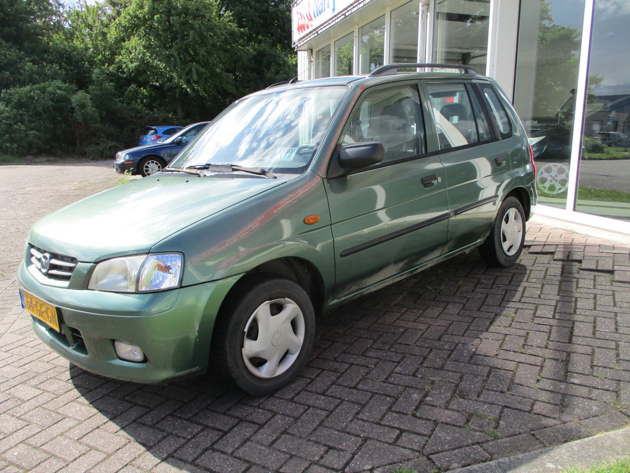 Mazda Demio - 1.3 Exclusive Kilometerstand Nap! Kan direct mee! APK juli 2027! - AutoWereld.nl