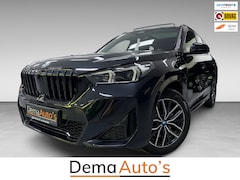 BMW X1 - XDrive30e M-SPORT 327PK PANO/LEDER/H-KARDON/MASSAGE/M-STOELEN/DAB/CARPLAY//