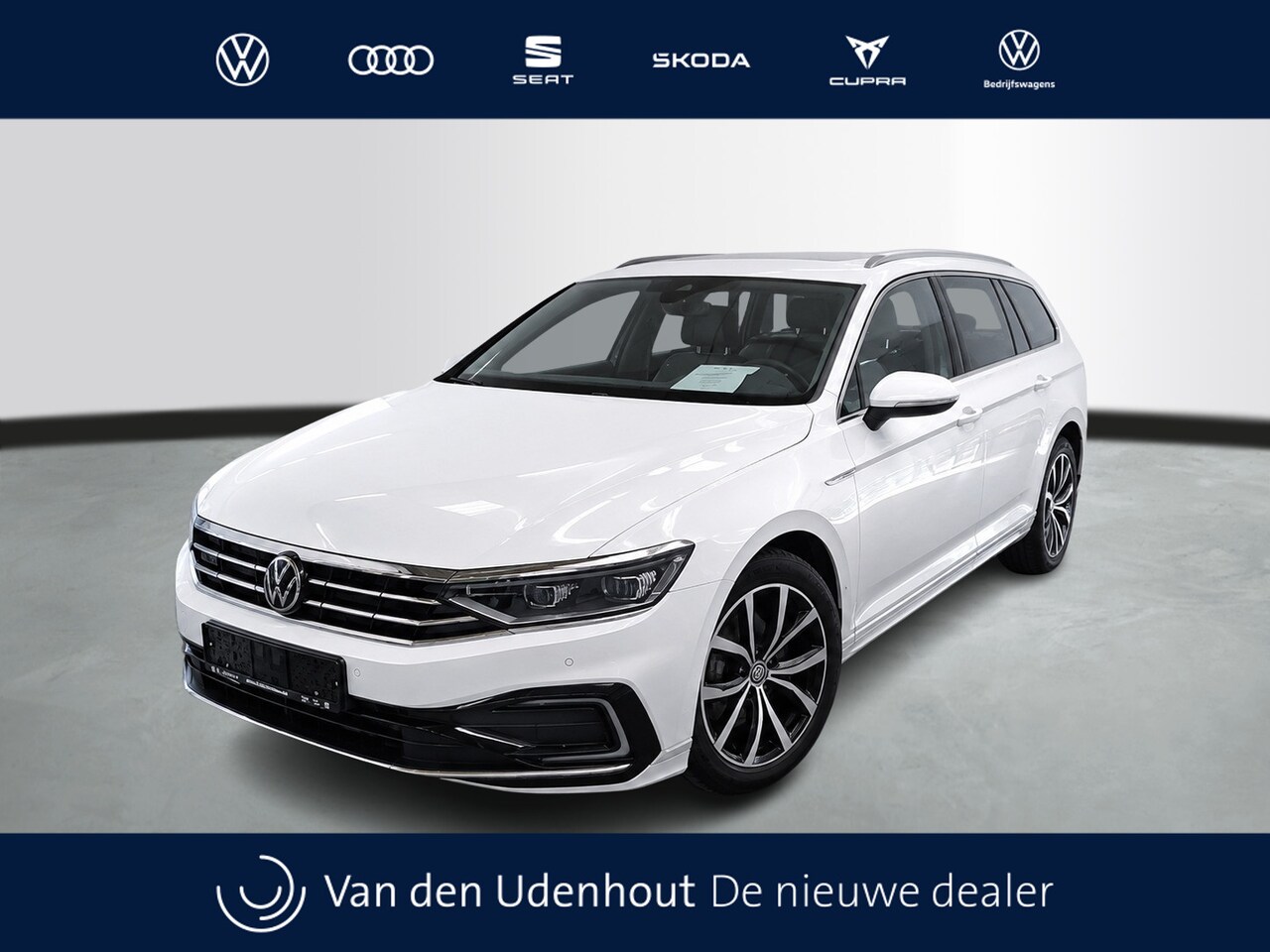 Volkswagen Passat Variant - GTE 1.4 TSI eHybrid 218pk PHEV Business / Panoramadak / iQ Light / Massage / Travel Assist - AutoWereld.nl
