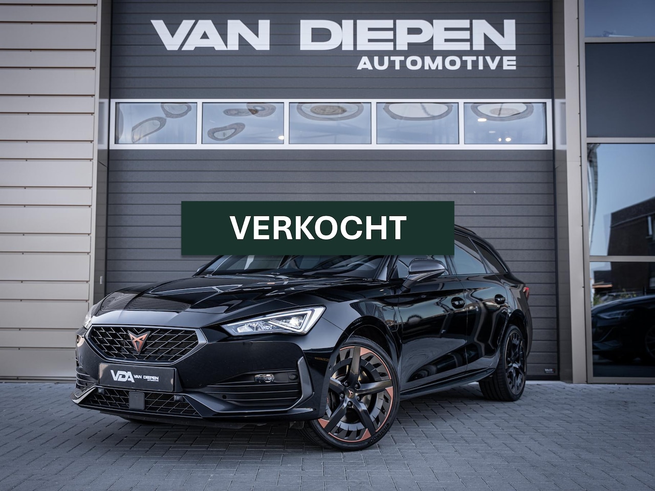 CUPRA Leon Sportstourer - 1.4 e-Hybrid 245pk - Pano l ACC l Camera l Sfeerverl. - AutoWereld.nl