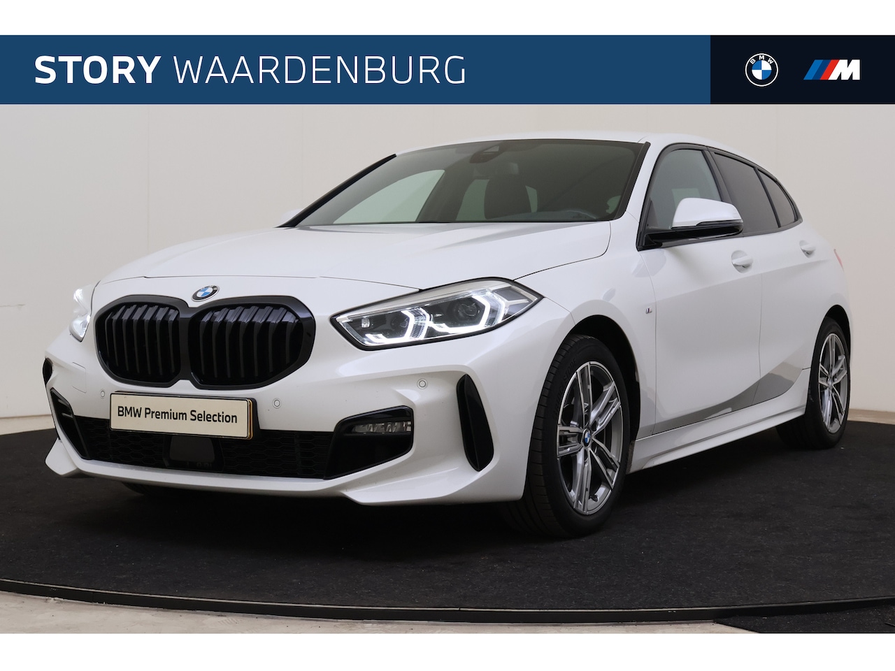 BMW 1-serie - 120i M Sport Automaat / Sportstoelen / Comfort Access / Adaptieve LED / Stoelverwarming - AutoWereld.nl