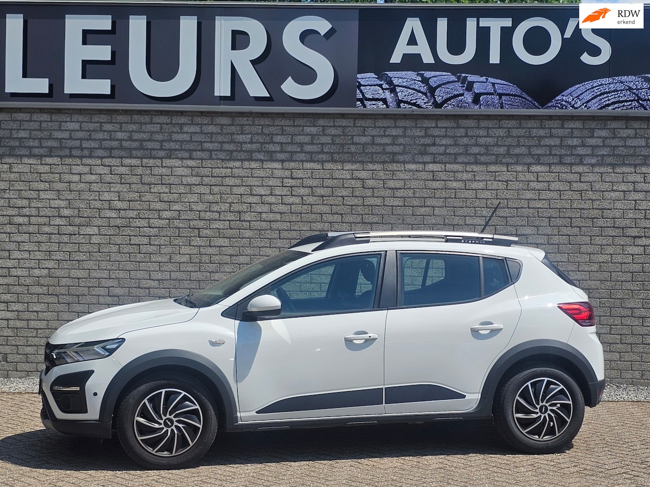 Dacia Sandero Stepway - 1.0 TCe 100 Bi-Fuel Comfort/Camera - AutoWereld.nl