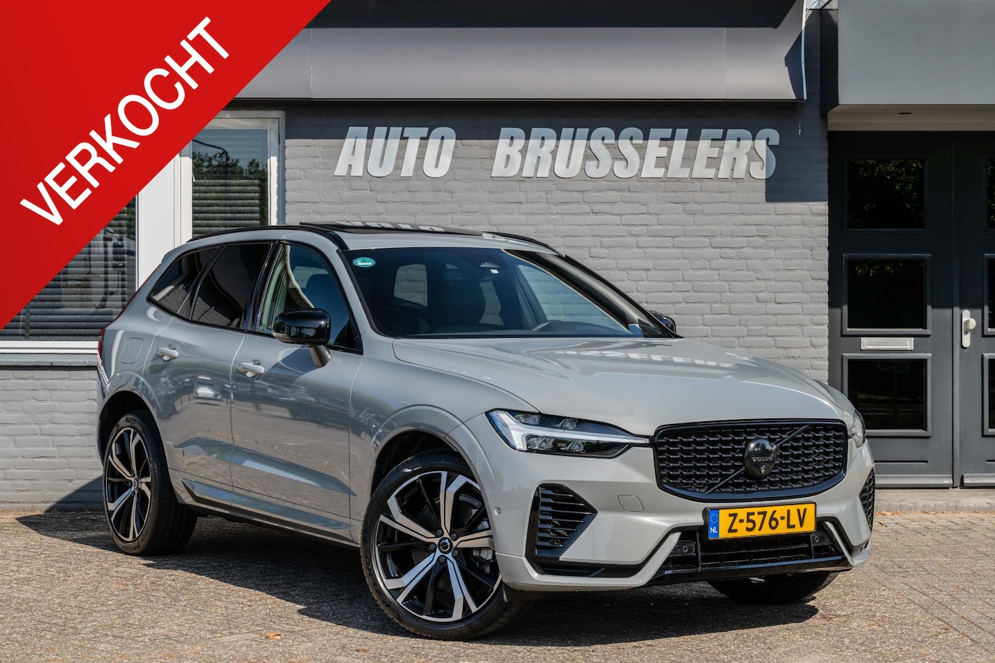 Volvo XC60 - 2.0 T6 Plug-in hybrid AWD Plus Dark Orig. NL geleverd dealer ondh. 1e Eigenaar! - AutoWereld.nl