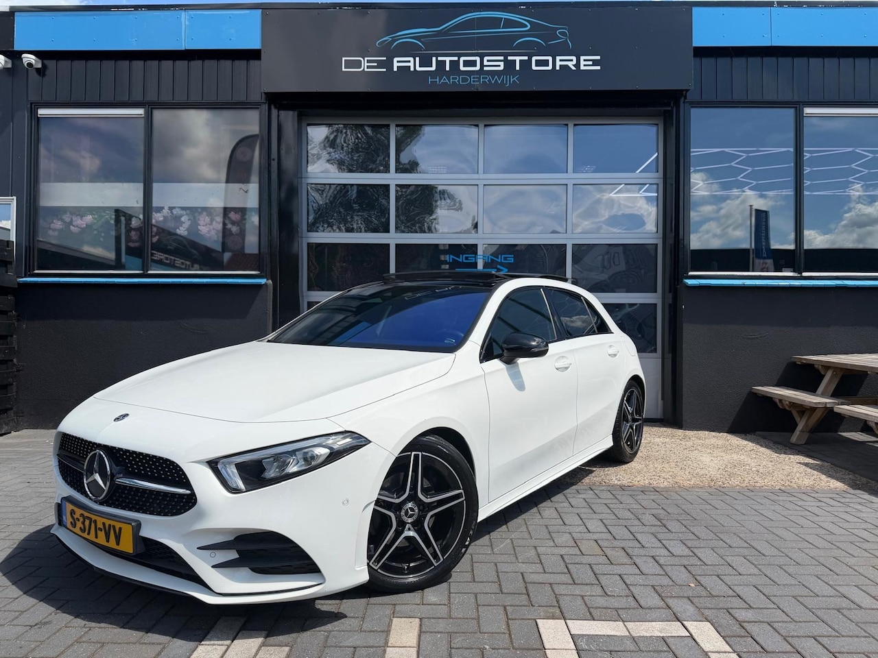 Mercedes-Benz A-klasse - 200 Business Solution AMG Clima Cruise Panodak Achteruitrijcamera Stoelverwarming Zeer Net - AutoWereld.nl
