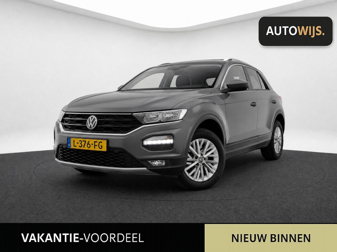 Volkswagen T-Roc - 1.0 TSI Style Business|PANO|NL AUTO|TREKHAAK|DIGIDASH|LM-VELG - AutoWereld.nl