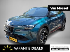 Alfa Romeo Junior - 1.2 Turbo Hybrid Ibrida Speciale | Navigatie | Parkeersensoren | Camera | Apple Carplay/An