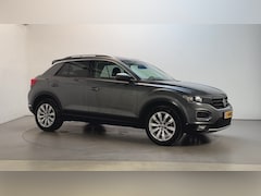 Volkswagen T-Roc - 1.0 TSI Style Business Panoramadak Virtual Cockpit Stoelverwarming Camera