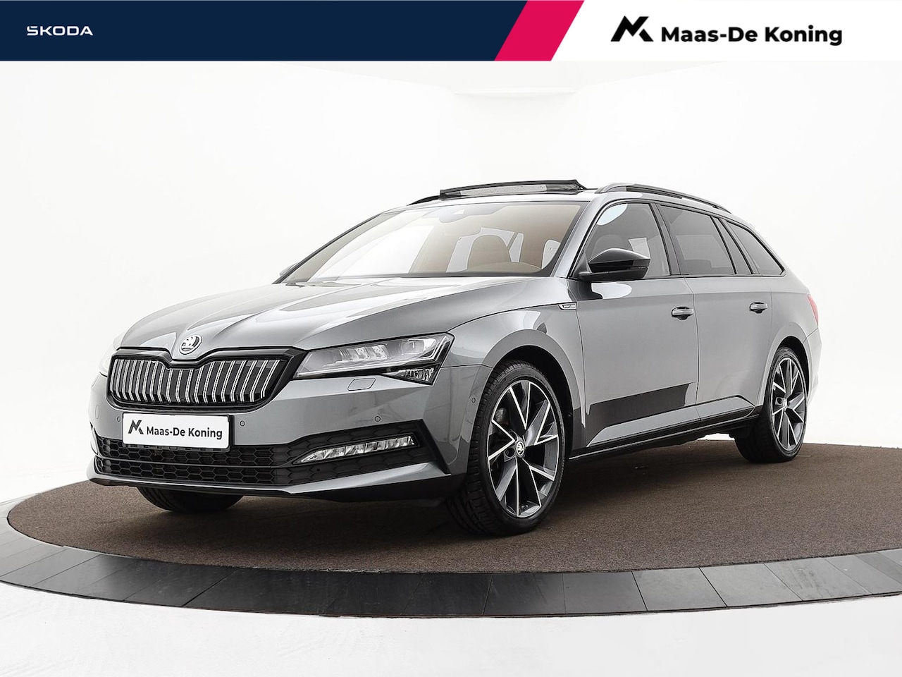 Skoda Superb Combi - 1.4 TSI iV 218pk DSG Sportline Business · Panoramadak · 360 Camera · Inklap. Trekhaak · Ma - AutoWereld.nl