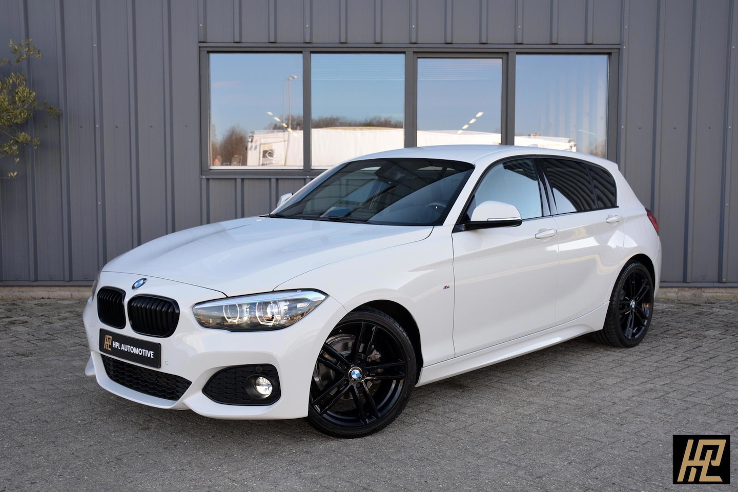 BMW 1-serie - 118i Aut. M Sport High Executive * Navi Prof * Leer * 18" Breedset * Nieuwe Turbo * Top co - AutoWereld.nl
