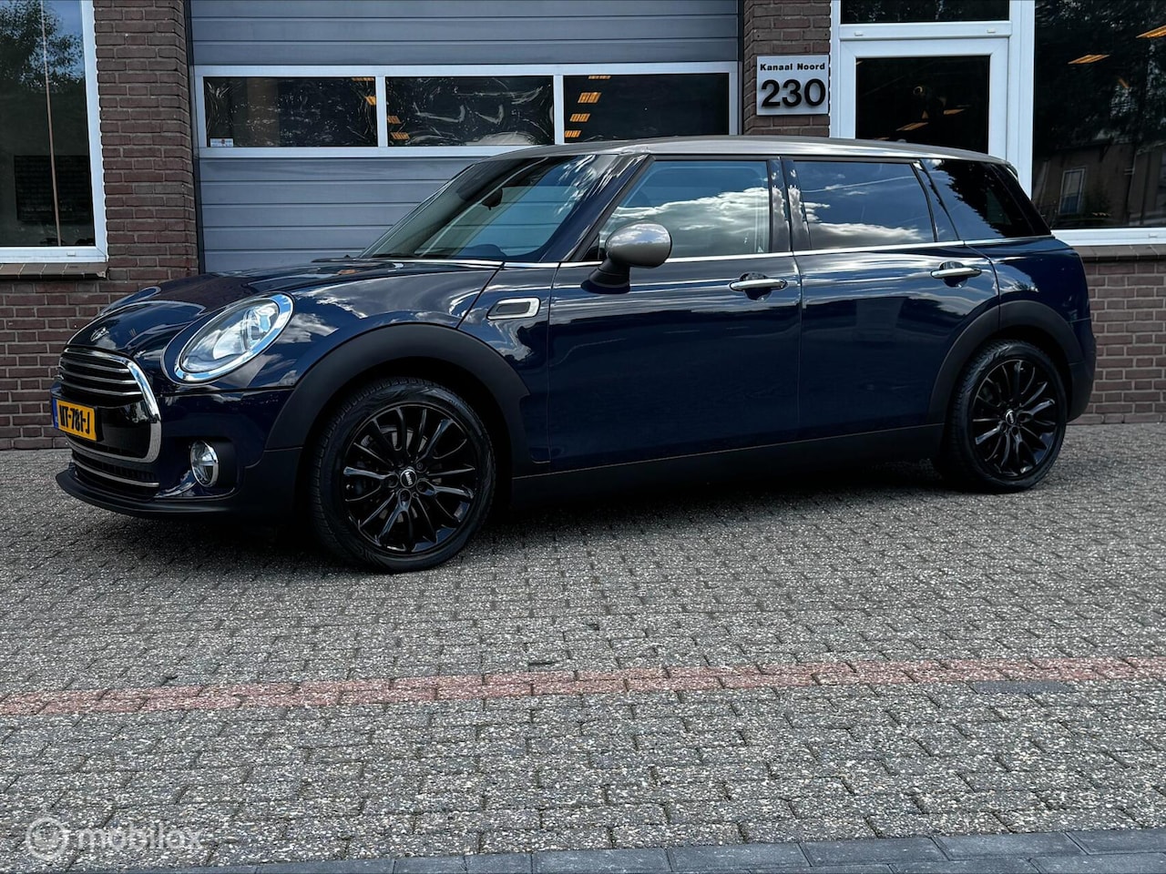 MINI Clubman - 1.5 Cooper AUT ECC-AIRCO/NAVI/CRUISE/TREKHAAK - AutoWereld.nl
