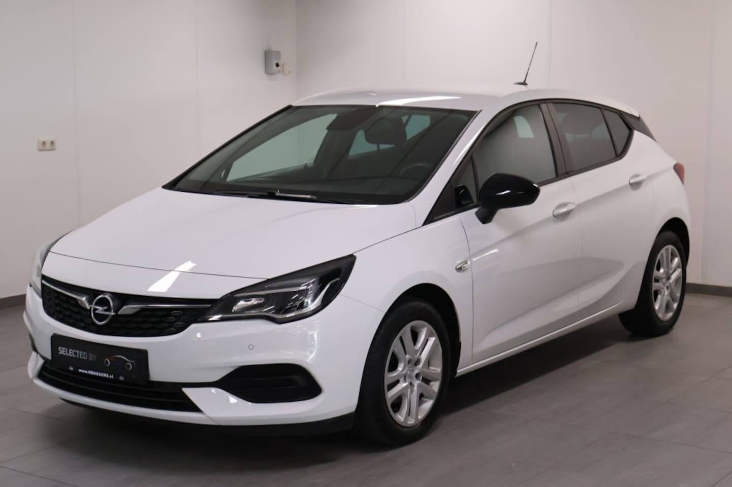 Opel Astra - 1.2 Edition | Navi | PDC - AutoWereld.nl