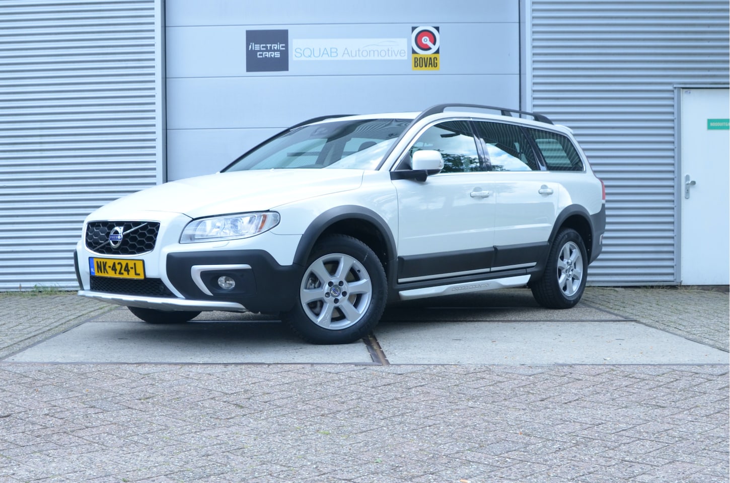 Volvo XC70 - 2.0 D4 FWD Summum 12 mnd BOVAG en onderhoudshistory aanwezig! - AutoWereld.nl