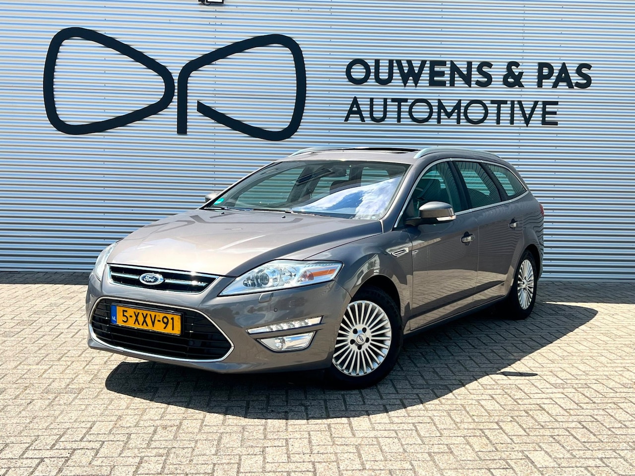 Ford Mondeo Wagon - 1.6 TDCi ECOnetic Lease Platinum | SCHUIFDAK | NAVI | HALF LEER | TREKHAAK - AutoWereld.nl