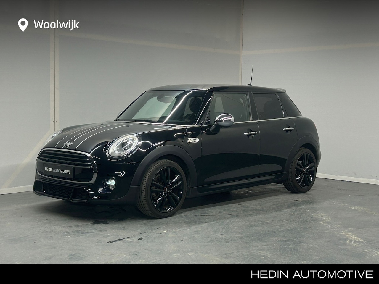 MINI 5-Deurs - 1.5 Cooper Serious Business - AutoWereld.nl
