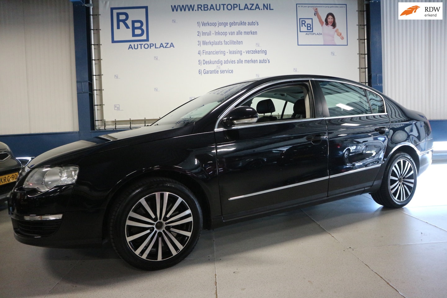 Volkswagen Passat - 3.2 V6 Highline 4M / VOL / NAP KM STAND / TOP DEAL ! ! ! - AutoWereld.nl