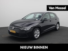 Volkswagen Golf - 1.0 TSI Life | Apple Carplay / Android Auto | Sfeerverlichting | Parkeersensoren | Lichtme