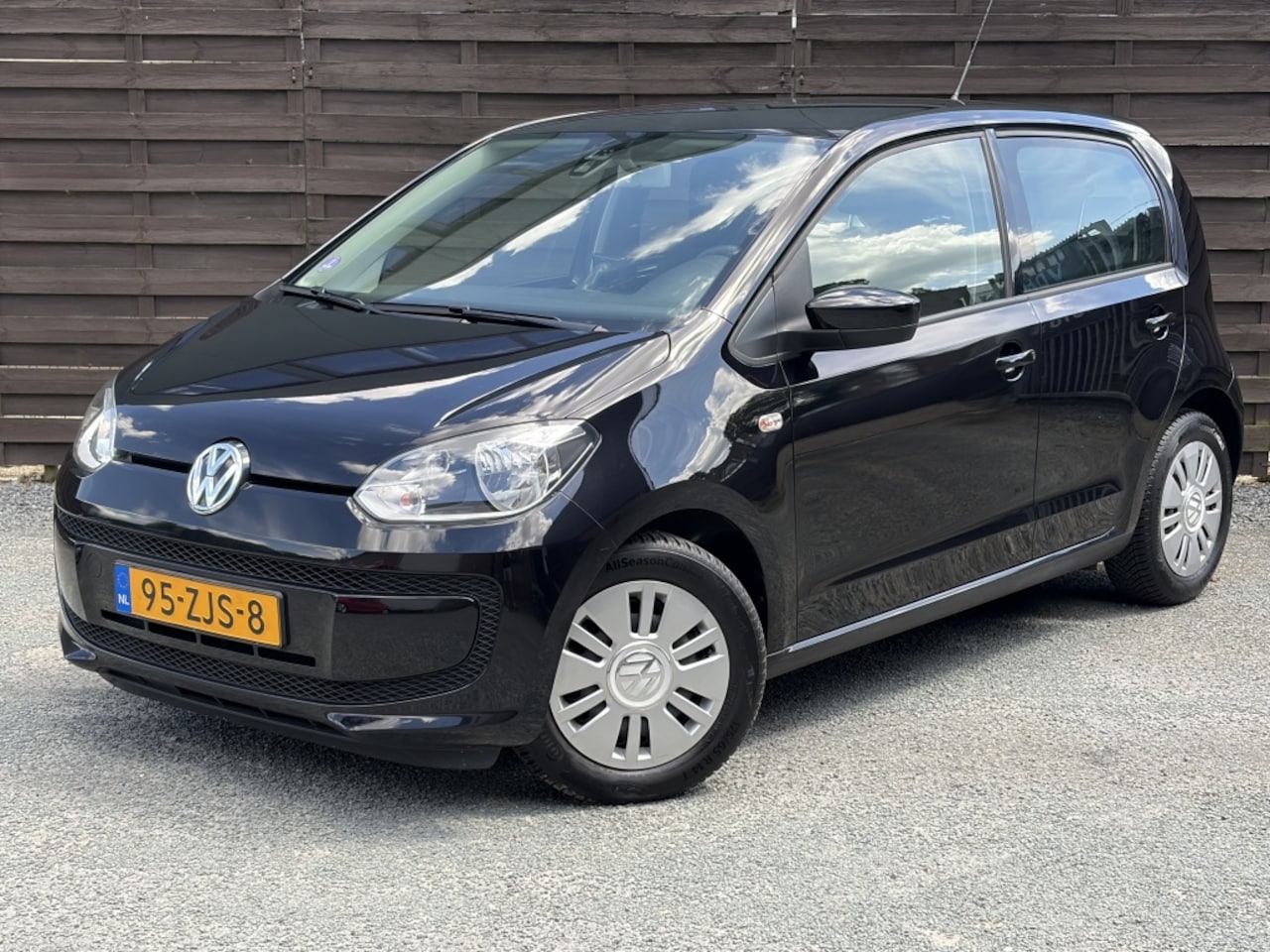 Volkswagen Up! - 1.0 move up! BlueMotion / Navigatie / Airco / NAP - AutoWereld.nl