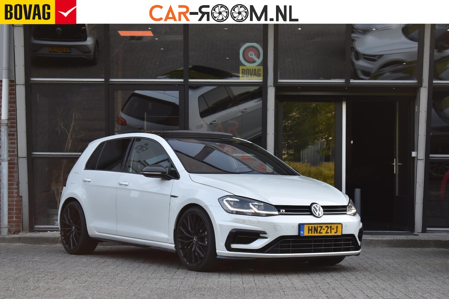 Volkswagen Golf - 2.0 TSI 4Motion R Pano Akra Camera Dynaudio - AutoWereld.nl