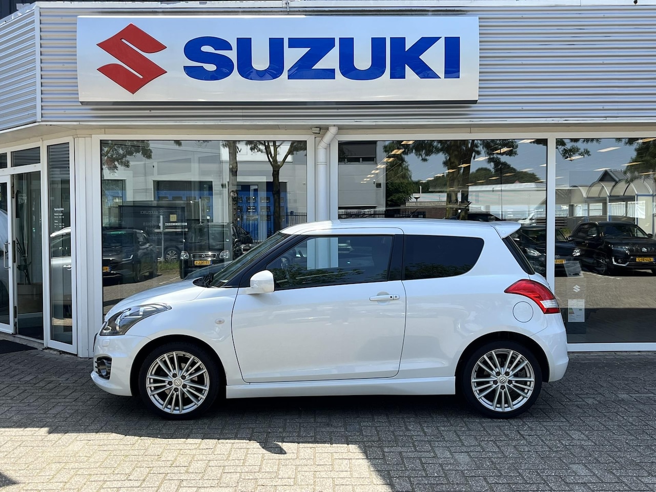 Suzuki Swift - 1.6 136PK Sport | Dealer Onderhouden| NAP | (RIJKLAARPRIJS) - AutoWereld.nl