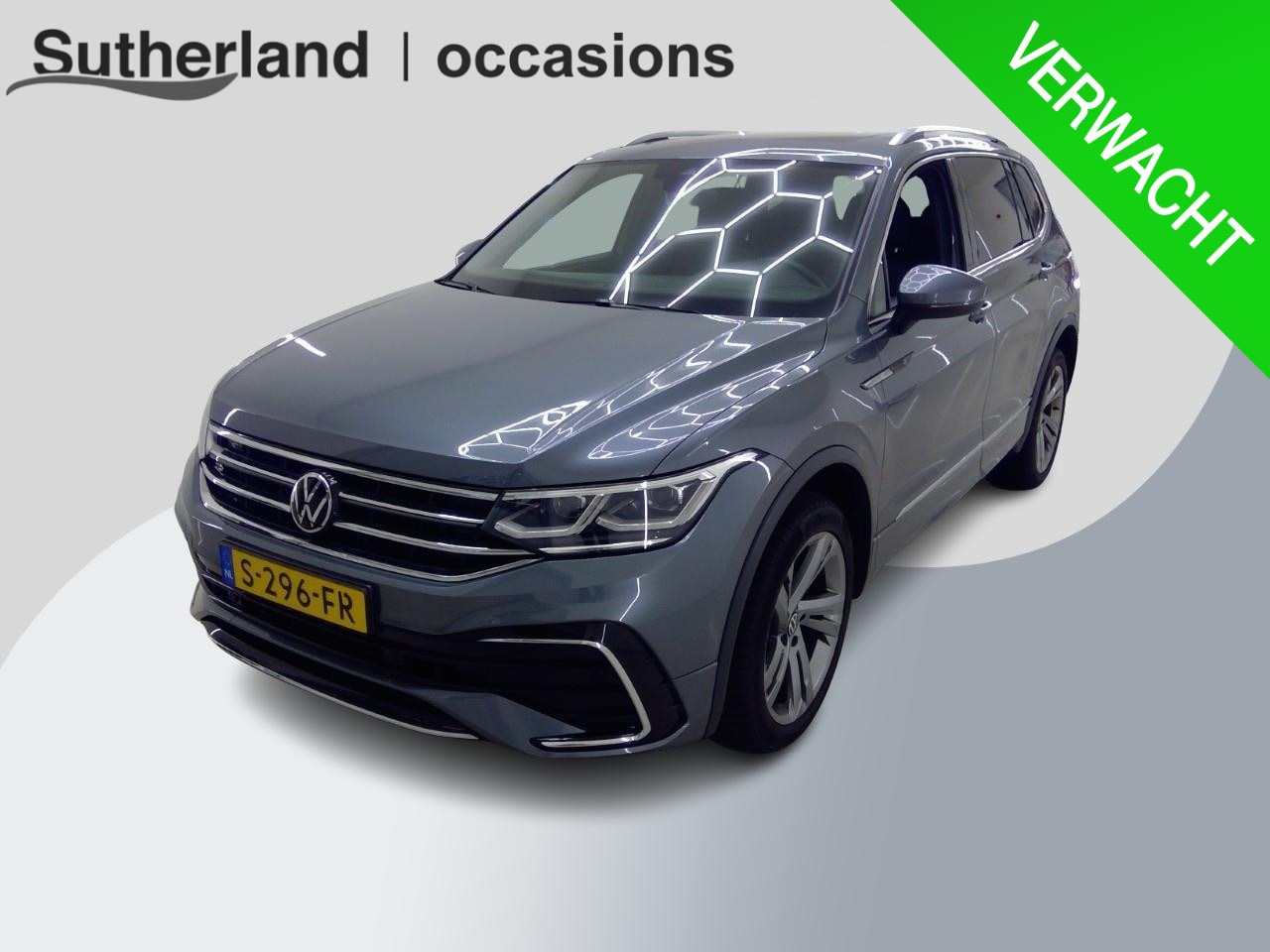 Volkswagen Tiguan Allspace - 1.5 TSI R-Line Business+ 7p. 87.800 KM | 7 zitplaatsen | Panorama - Dak | Virtual Cockpit - AutoWereld.nl