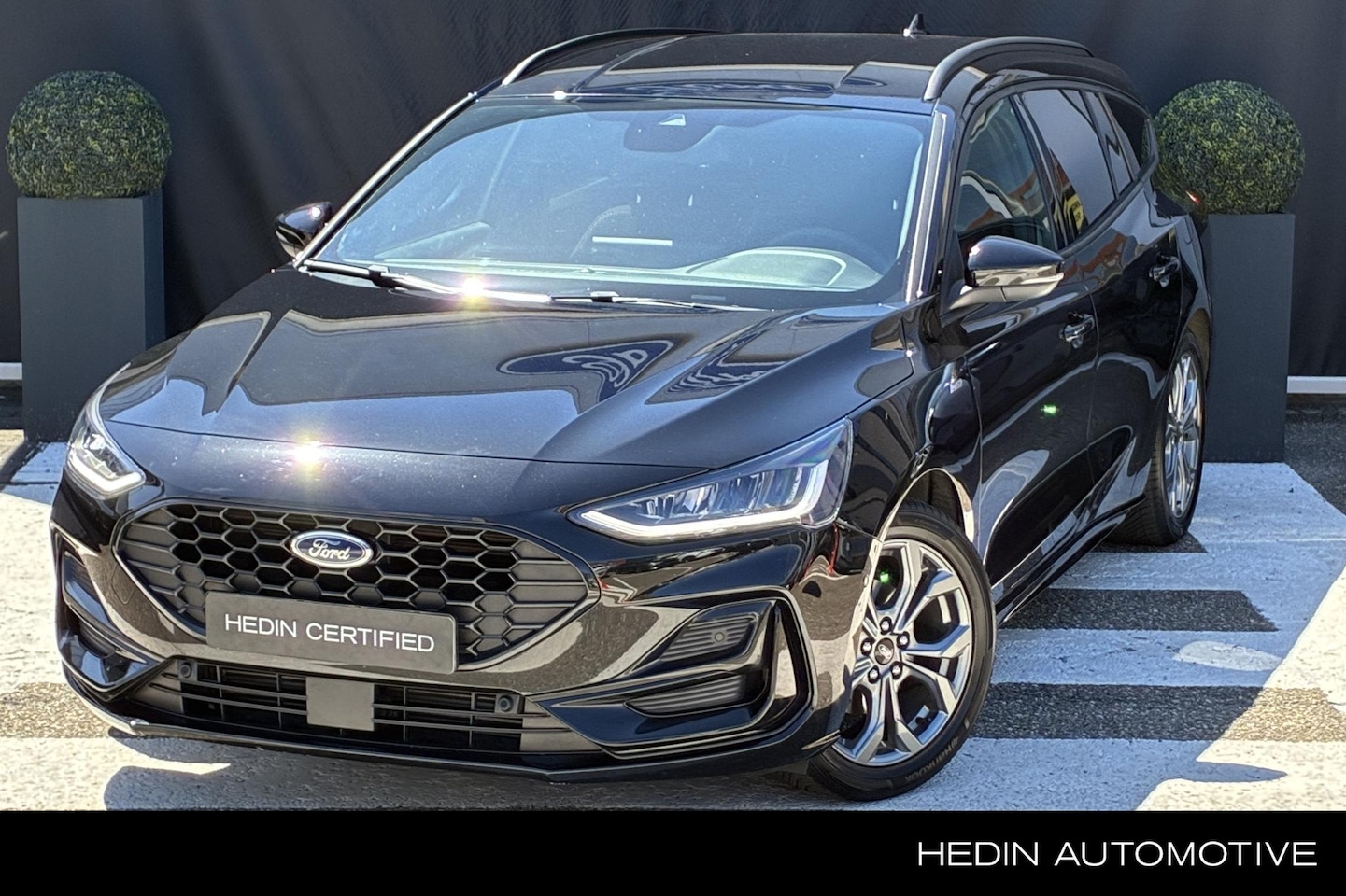 Ford Focus Wagon - 1.0 EcoBoost Hybrid ST Line | Winterpack | Driver Assistance Pack | All Season banden - AutoWereld.nl
