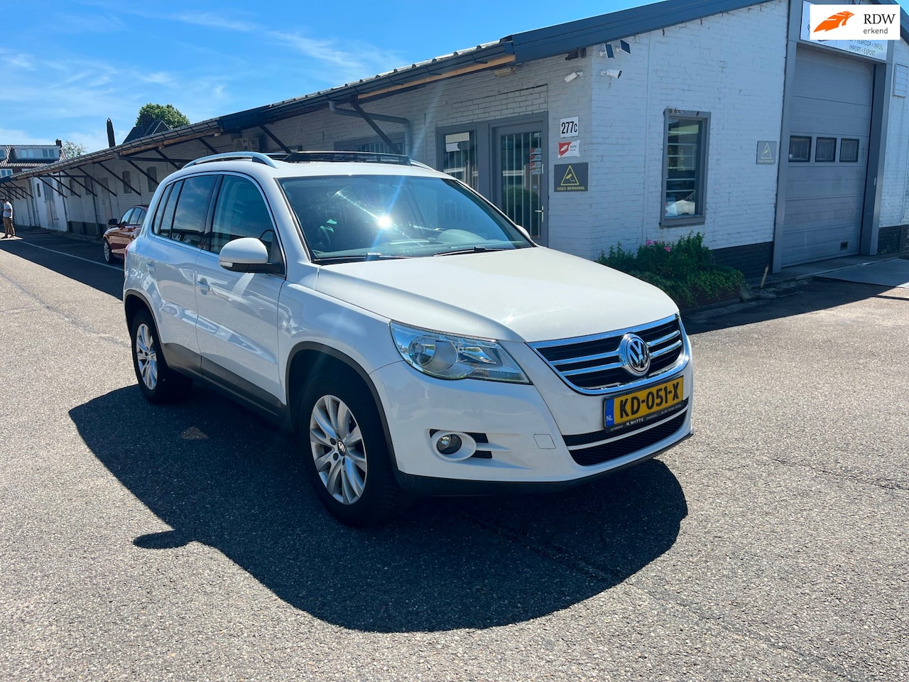 Volkswagen Tiguan - 1.4 TSI Trend&Fun 4Motion| PANO| LEDER | NIEUWE MOTOR - AutoWereld.nl