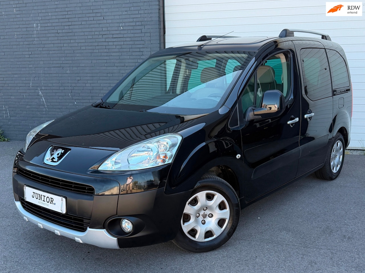 Peugeot Partner Tepee - 1.6 VTi PANORAMA/5PERSOONS/NWEAPK/CAMERA/BLUETOOTH - AutoWereld.nl
