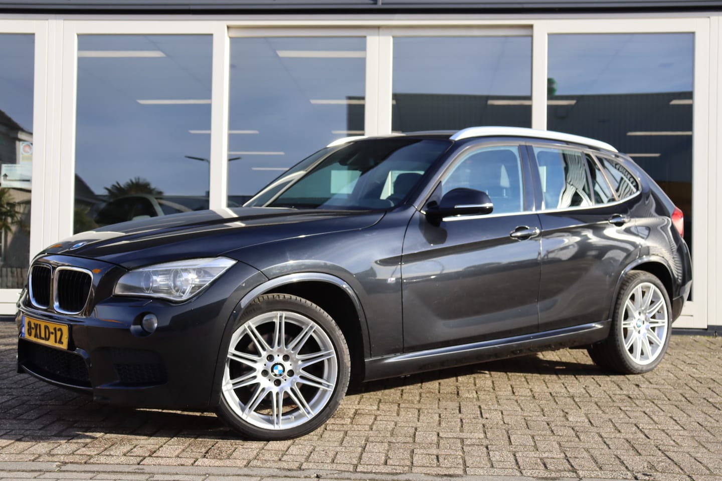 BMW X1 - sDrive20i M Sport High Executive, Automaat, Cruise Control, Climate Control, Schuif/Kantel - AutoWereld.nl