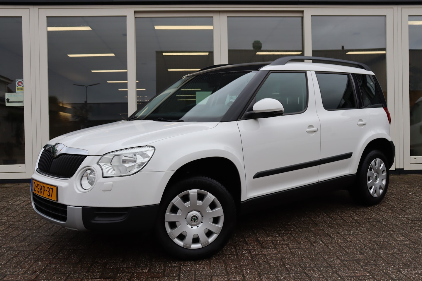 Skoda Yeti - 1.2 TSI Sprint 1.2 TSI Sprint, Cruise Control, Airco, Trekhaak, Prijs Is Rijklaar Inclusief 6 Maanden Gar - AutoWereld.nl